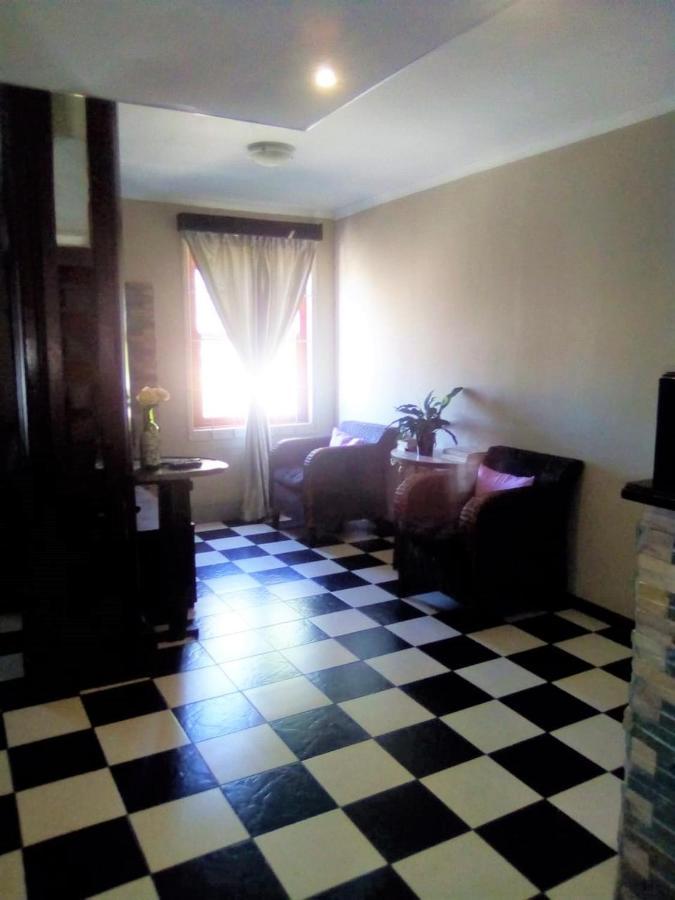 קייפטאון Bread And Barrel Guesthouse Bellville מראה חיצוני תמונה