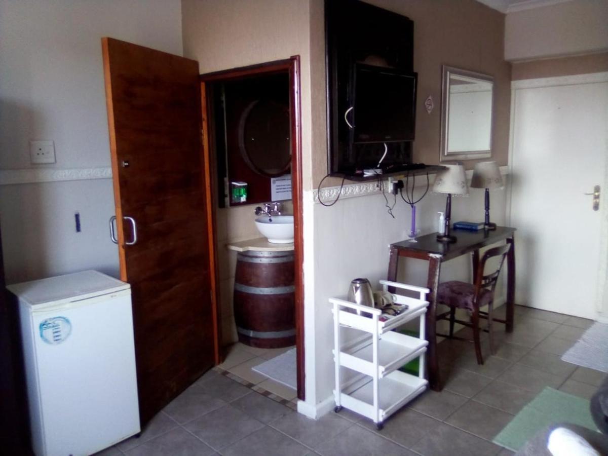 קייפטאון Bread And Barrel Guesthouse Bellville מראה חיצוני תמונה